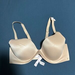 Victoria's Secret Cream Bra